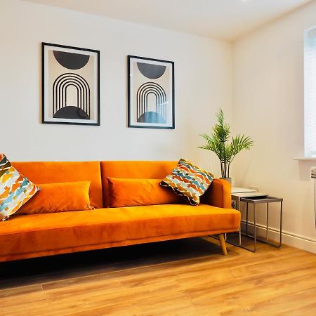 Апартаменты Private Parking Stylish Great Location Гильдфорд Экстерьер фото