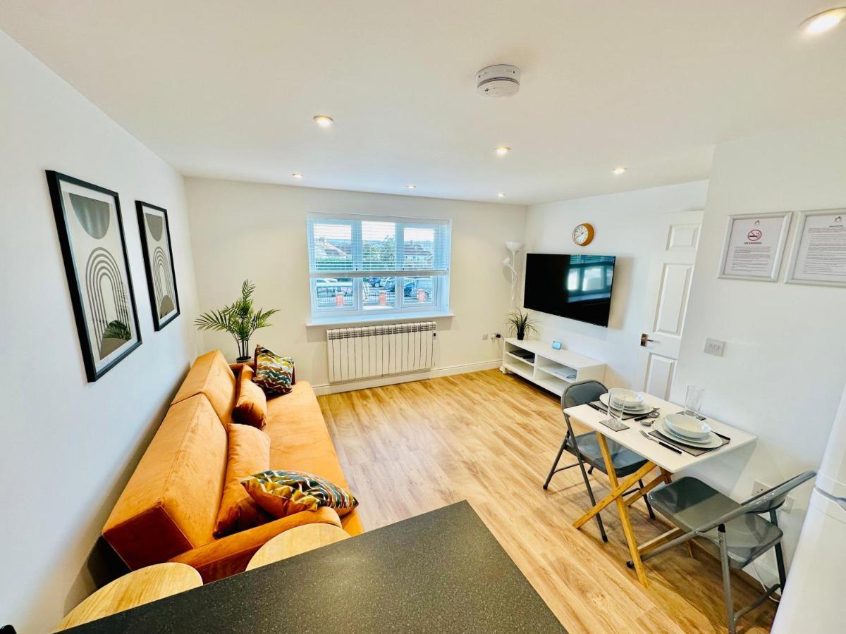 Апартаменты Private Parking Stylish Great Location Гильдфорд Экстерьер фото