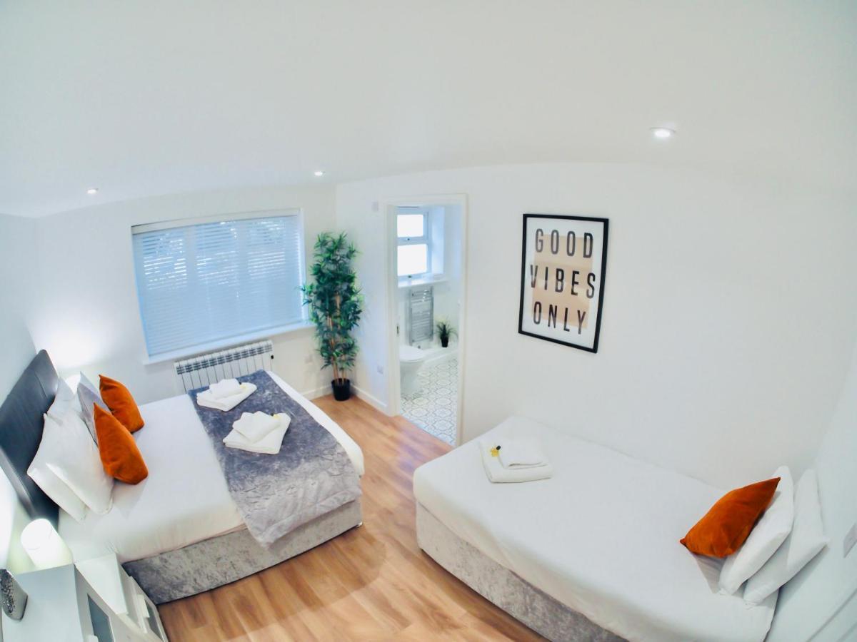 Апартаменты Private Parking Stylish Great Location Гильдфорд Экстерьер фото