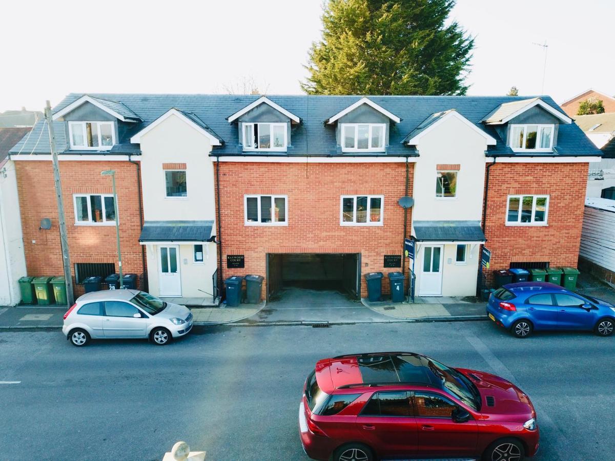 Апартаменты Private Parking Stylish Great Location Гильдфорд Экстерьер фото