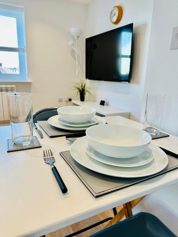 Апартаменты Private Parking Stylish Great Location Гильдфорд Экстерьер фото