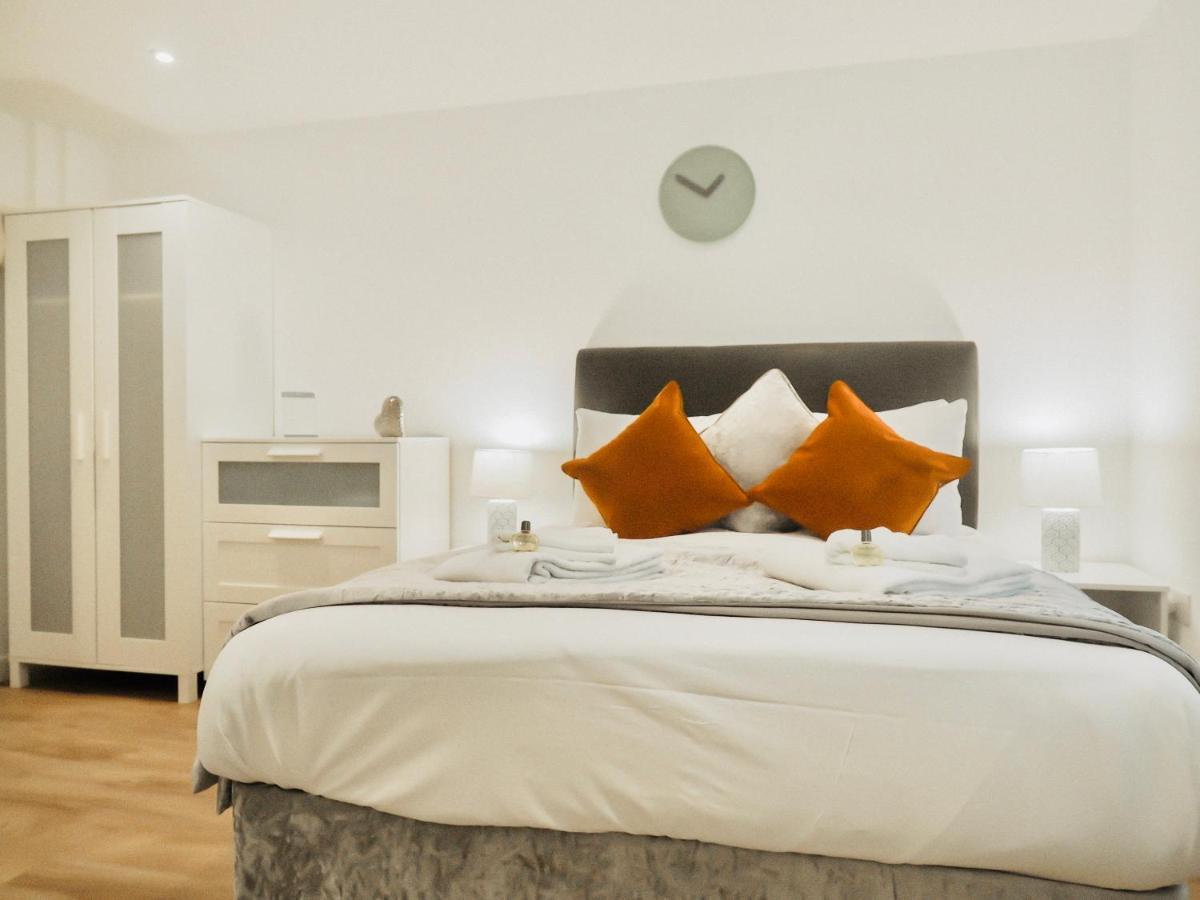 Апартаменты Private Parking Stylish Great Location Гильдфорд Экстерьер фото